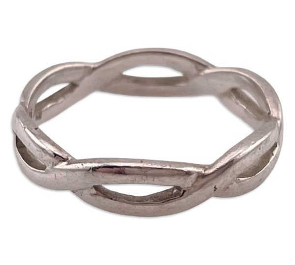size 7.5 sterling silver cut-out band ring