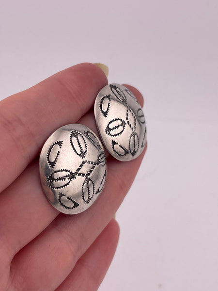 sterling silver stoneless round stamped post earrings