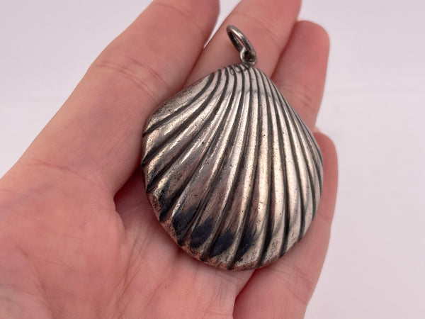 sterling silver stoneless scallop shell pendant