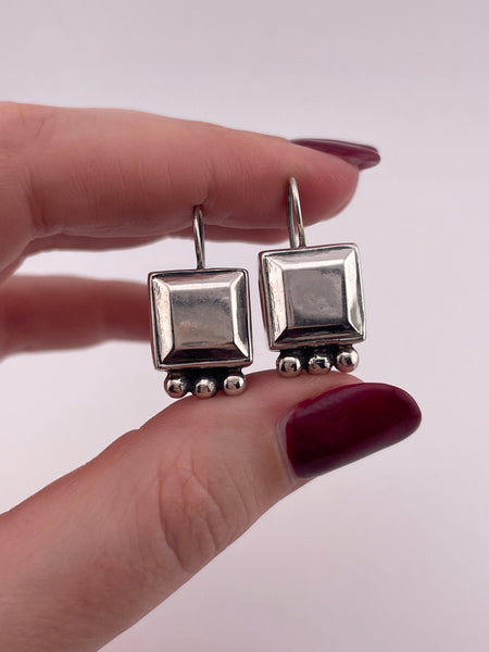 sterling silver stoneless square dangle earrings