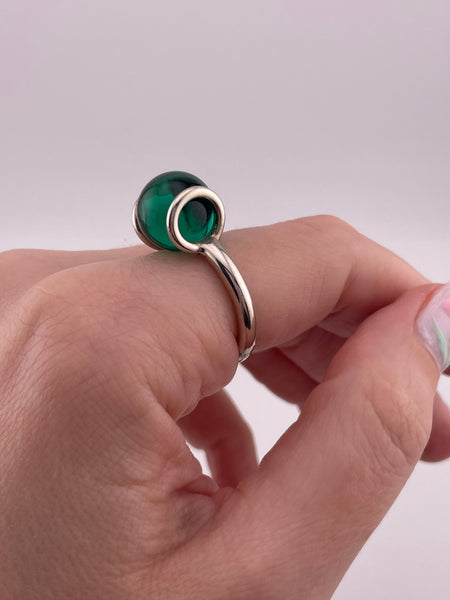 size 7.5 sterling silver green glass orb ring ***Removable orb***