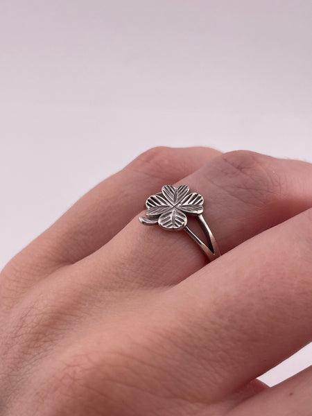 size 6 sterling silver four leaf clover ring