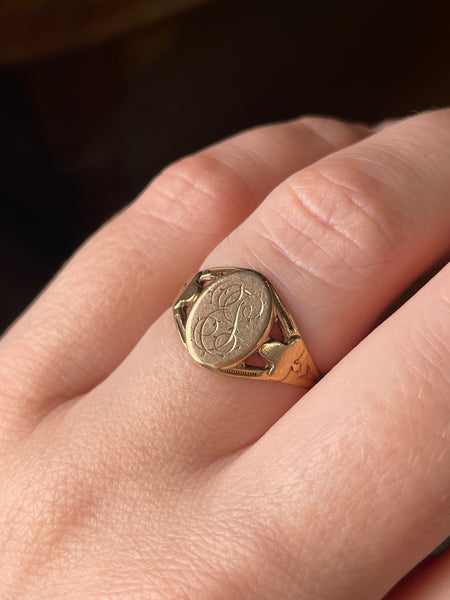 size 6.75 10k yellow gold engarved signet ring