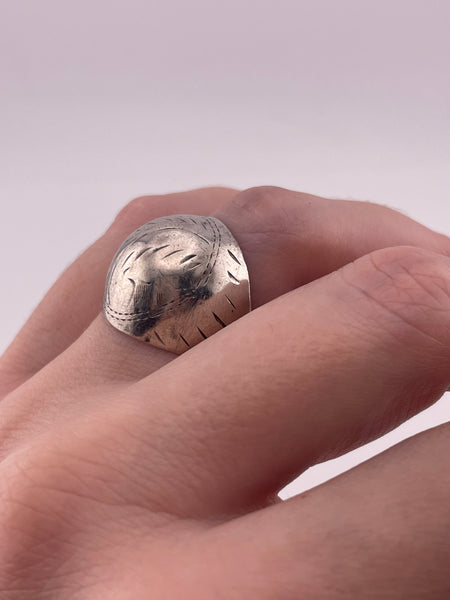 size 6.75 sterling silver hollow etched dome ring