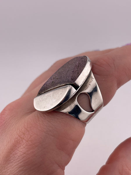 size 7.5 sterling silver purple stone ring