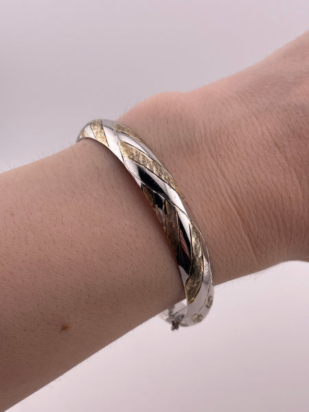 sterling silver 7-5/16" gold wash etched hinge bangle bracelet