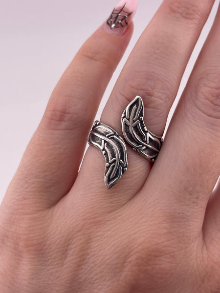 size 6.25 sterling silver stoneless Mexican bypass leaf ring