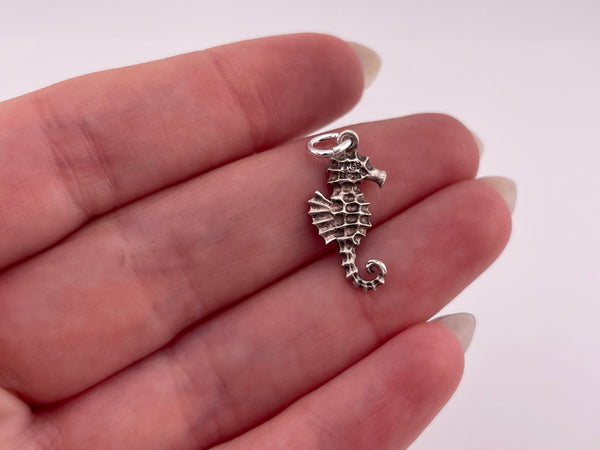 sterling silver small seahorse pendant