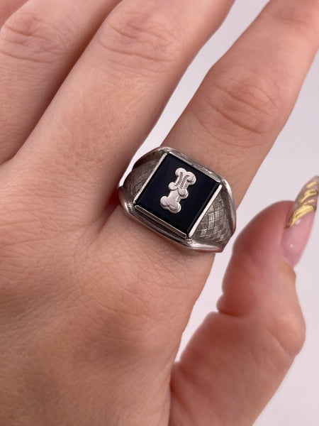 size 11.5 sterling silver onyx 'I' initial ring
