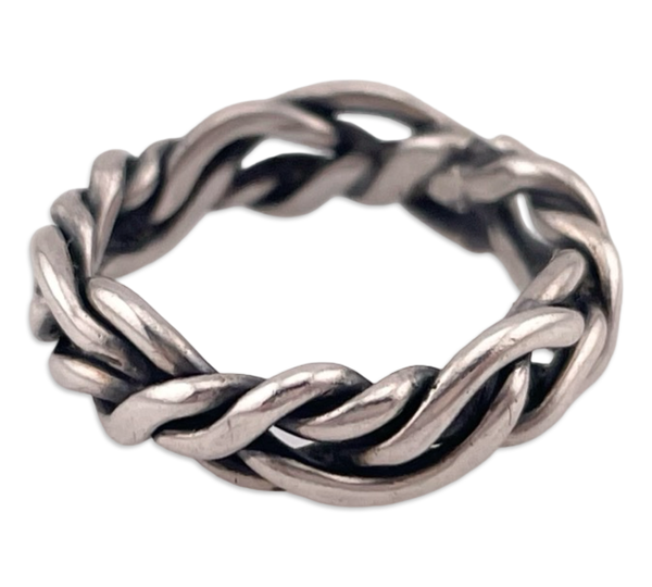 size 4.25 sterling silver stoneless intertwined wire band ring