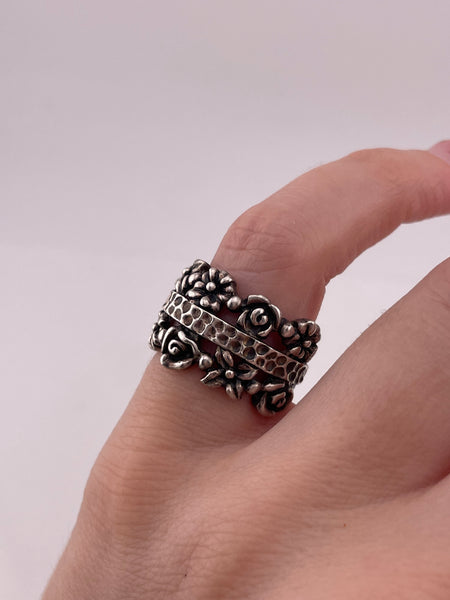 size 5.75  sterling silver flower ring