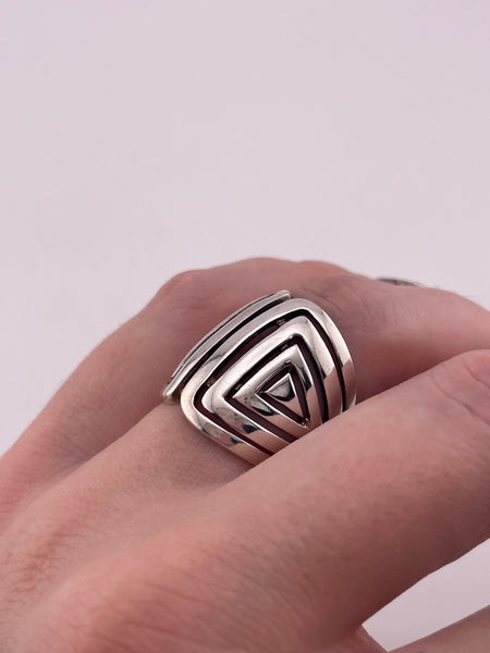 size 6 sterling silver stoneless cut-out triangle ring