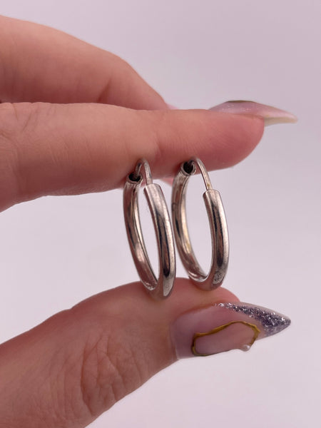 sterling silver 7/8" basic hoop earrings