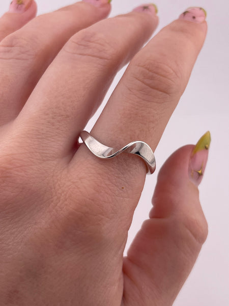 size 10 sterling silver stoneless squiggle ring