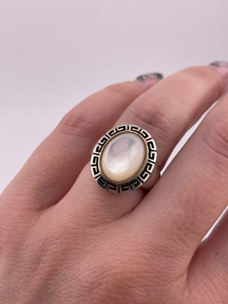 size 6.25 sterling silver mother of pearl ring