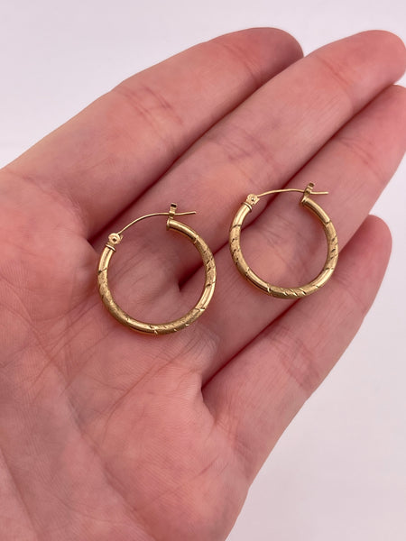 14k yellow gold etched 3/4" hoop earrings