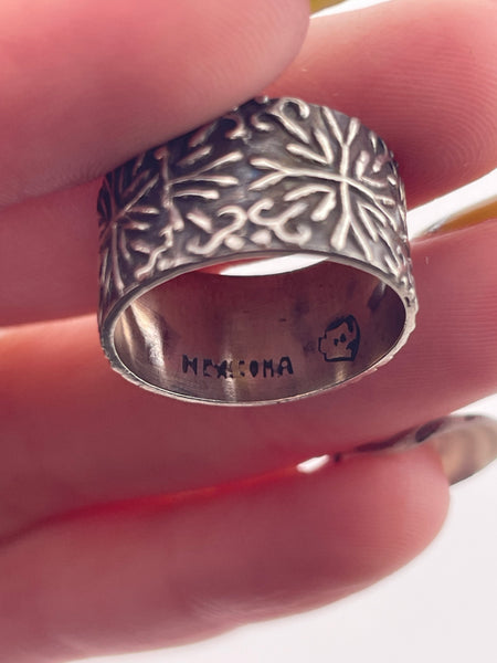 size 5.75 sterling silver cross band ring
