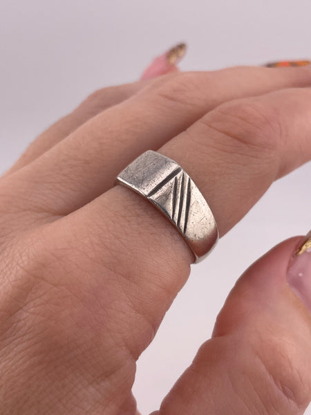 size 8.5 sterling silver band ring