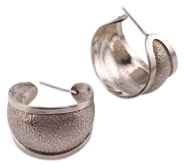 sterling silver 1-1/8" textured partial hoop post earrings