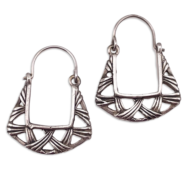 sterling silver stoneless basket-like cut-out earrings