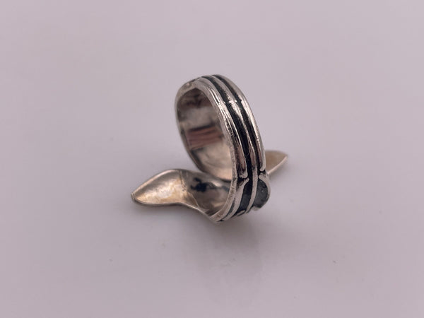 size 6.25 sterling silver stoneless Mexican bypass leaf ring