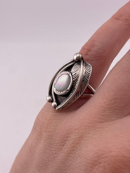 size 5.5 sterling silver mother of pearl ring
