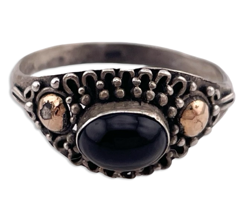 size 7.5 sterling silver black glass gold accent ring ***AS IS***