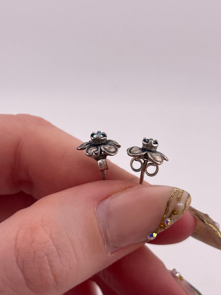 sterling silver faceted glue glass flower post earrings