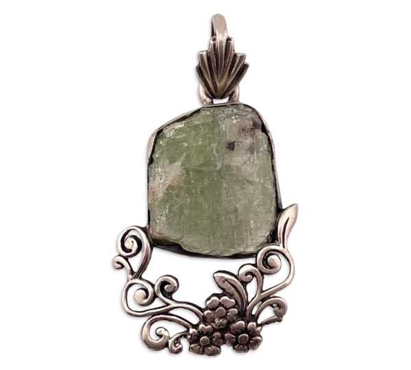 sterling silver green kyantite flower pendant