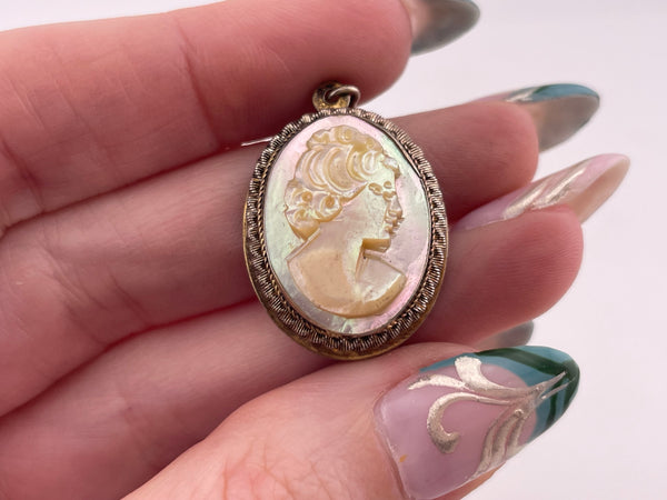 800 silver carved shell cameo pendant