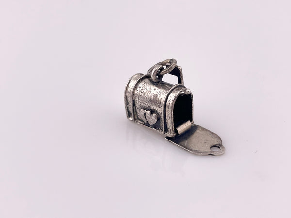 sterling silver mailbox hearts pendant ***opens***