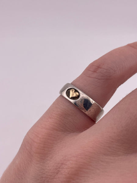 size 5.75 sterling silver & 14k heart band ring