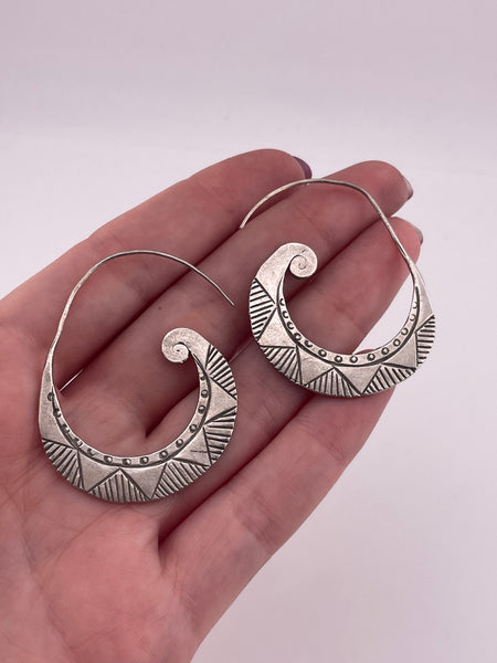 sterling silver stoneless etched threader earrings
