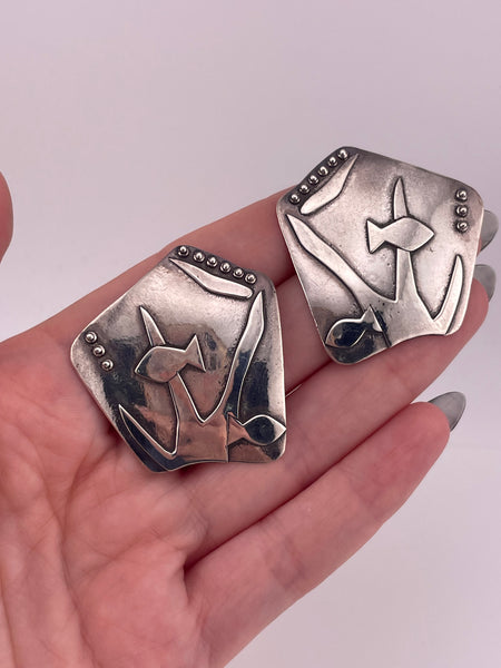 sterling silver stoneless fish ocean scene post earrings