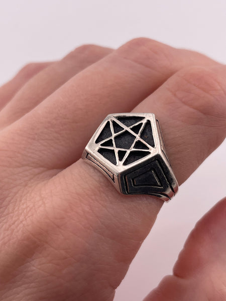 size 8 sterling silver pentagram star ring