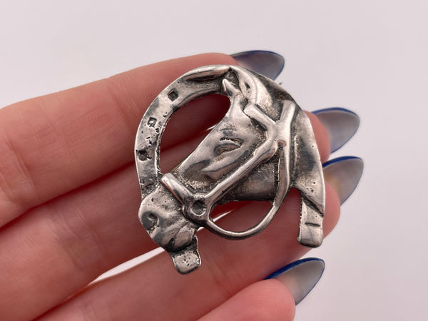 sterling silver horse in horseshoe brooch