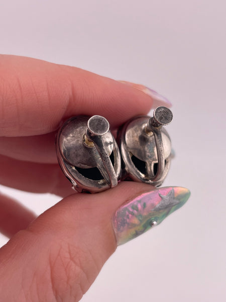 sterling silver molded plastic cameo screw-back earrings