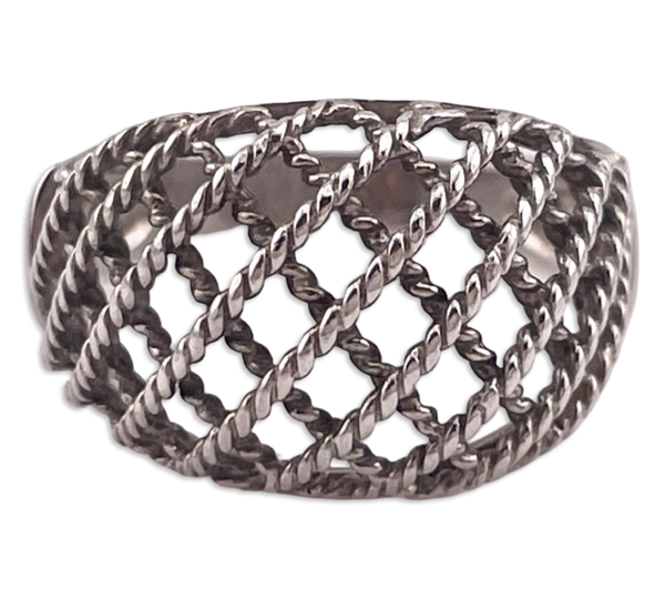 size 7 sterling silver stoneless woven ring