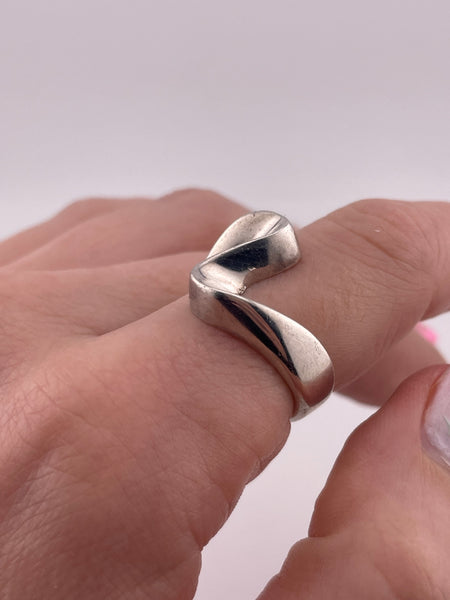 size 7 sterling silver Mexican stoneless squiggle ring