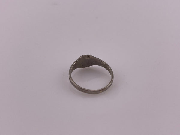 size .5 10k white gold 'B' letter initial signet ring