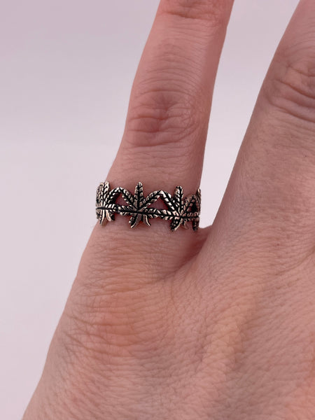 size 4.75 sterling silver marijuana pot leaf ring