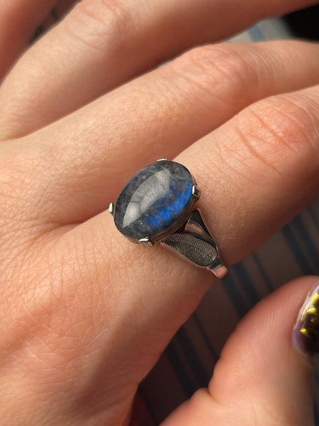 size 8.25 sterling silver rhodium plated labradorite textured leaf ring