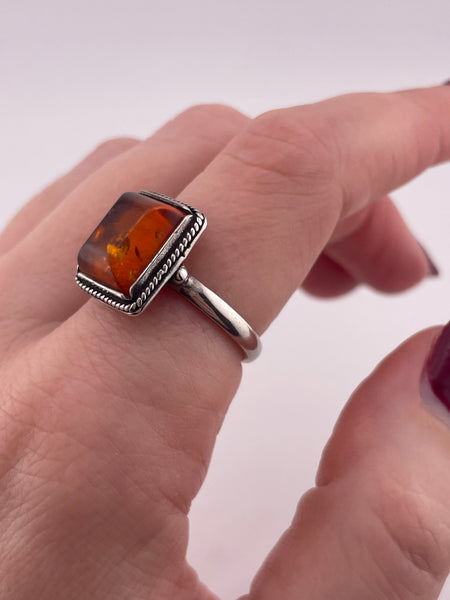 size 8.5 sterling silver rectangle shaped amber rope border ring ***AS IS***