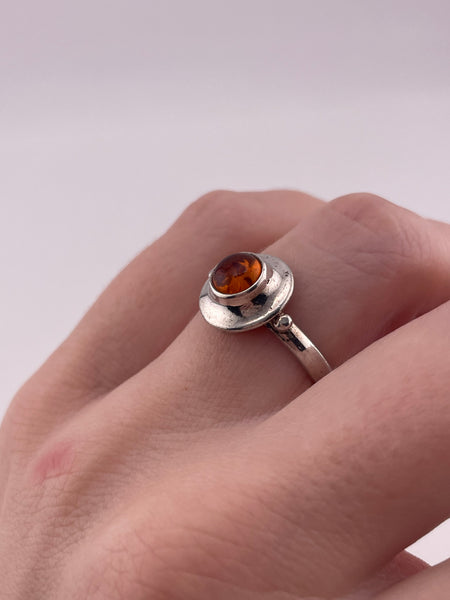 size 7.5 sterling silver round amber curved setting ring