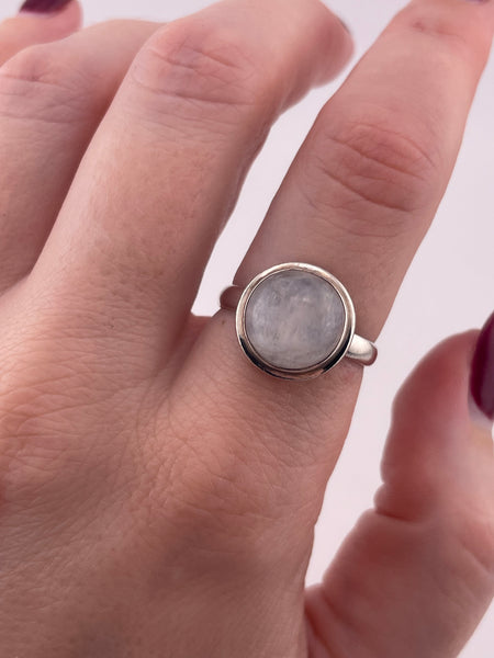 size 7.75 sterling silver round rainbow moonstone ring