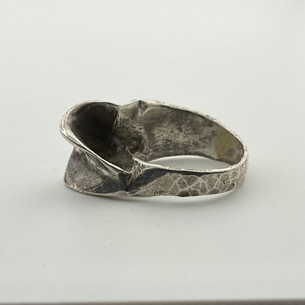 size 6.5 sterling silver abstract stoneless hammered band ring
