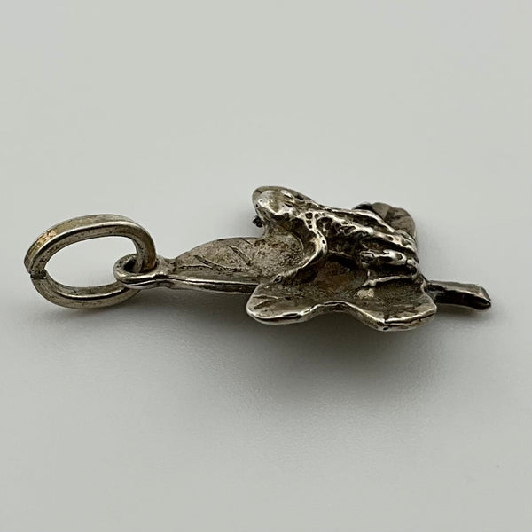 sterling silver frog leaf 'Puerto Rico' souvenir pendant