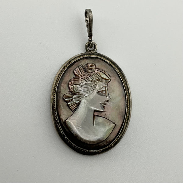 800 silver mother of pearl cameo pendant
