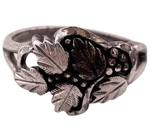 size 8.5 sterling silver leaf ring
