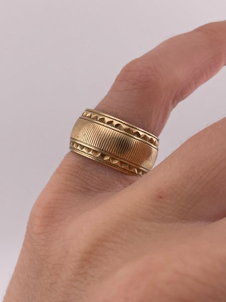 size 6.25 14k chunky wide gold band ring